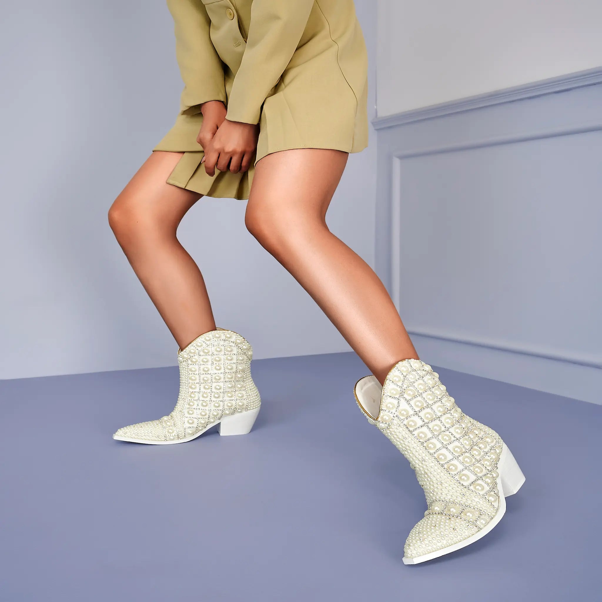 Elegant Pearl-Encrusted White Western Cowboy Boots